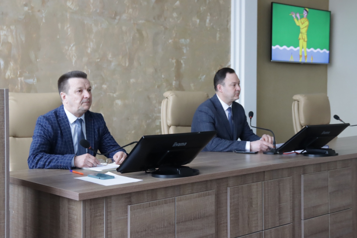 Район җитәкчелегенең чираттагы киңәйтелгән киңәшмәсе