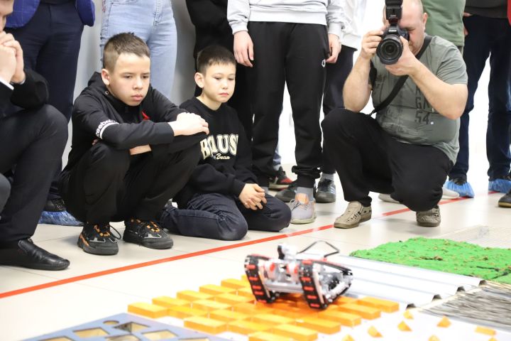 Мәктәптән тыш эшләр үзәгендә  республикакүләм «РобоРалли» ярышлары бара