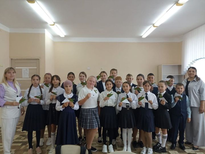 Укучылар махсус хәрби операциядәге егетләргә хатлар язганнар