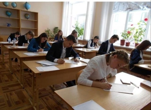 20 декабрьдә районыбызның 9 һәм 11 сыйныф укучылары «Барысын да белем генә хәл итә: белгеч белән аңлыйк!» исемле акциядә катнаштылар