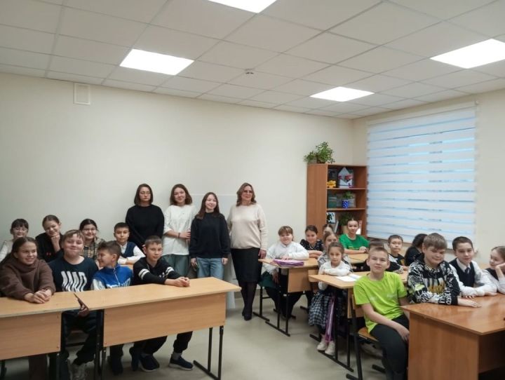 Мөслим балалар сәнгать мәктәбенең музыка бүлеге укучылары Фәрит Яруллин исемендәге Әлмәт музыка көллияте студентлары белән очраштылар