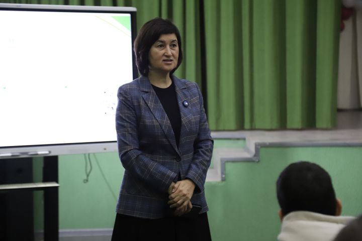 Кичә Мөслим политехник техникумының актлар залында 9-11 сыйныф укучылары һәм студентлар өчен ачык ишекләр көне узды