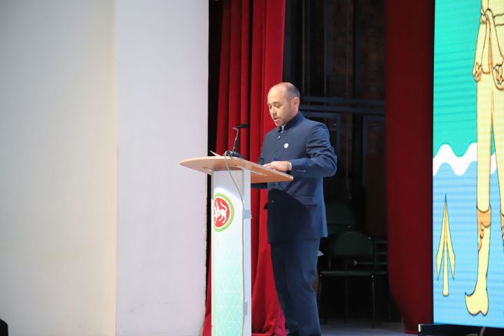 Район мәдәният йортында Мөслим гимназиясе укучыларының әти-әниләр җыелыш үтте