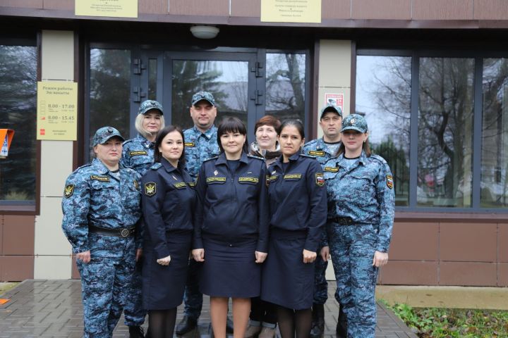 Суд актлары үзгәрешсез үтәлсен!