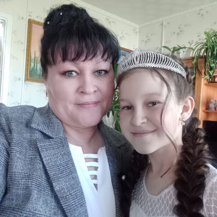 Якты булып, балкып торсын, Бүген – Әниләр көне!
