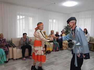 Халыклар дуслыгында - Россия бердәмлеге