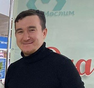 Үзебез дә балаларча сөенәбез