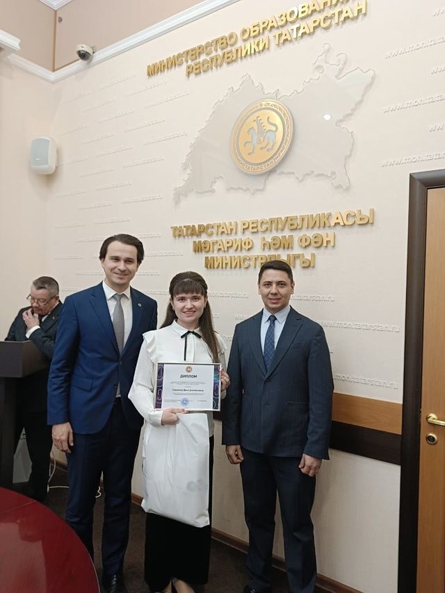 Динә Газымова юл хәрәкәте иминлеге бәйгесендә катнашты