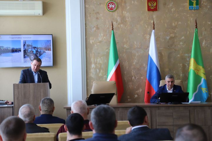 2025 елның язгы кыр эшләренә әзерлек буенча киңәшмә узды
