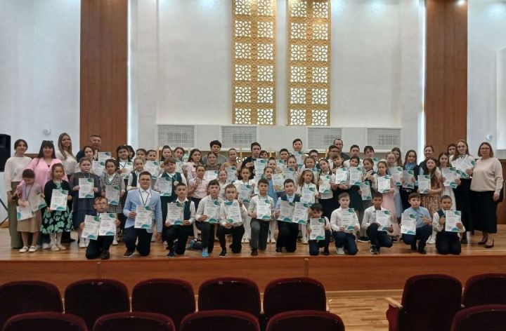 Кичә Мөслим балалар сәнгать мәктәбенең актлар залында балалар һәм яшүсмерләр арасында үткәрелгән «Моңлы Ык буйлары» V региональ яшь талантлар конкурс-фестиваленә йомгак ясалды