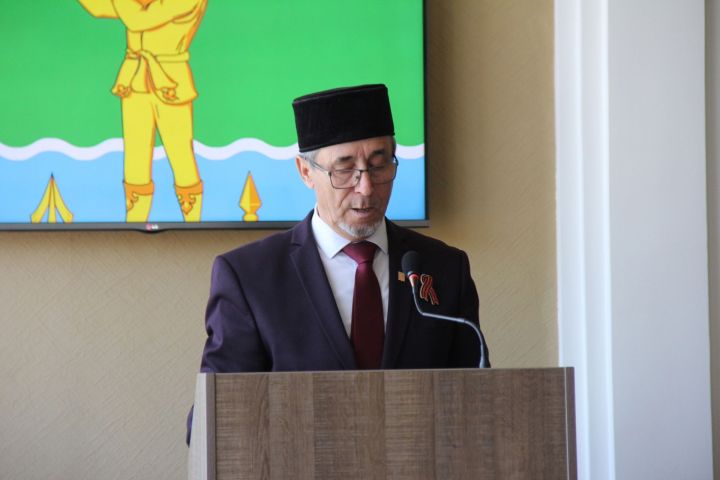 Бүген район башлыгы Альберт Хуҗин җитәкчелегендә бүлек, оешма-предприятие җитәкчеләре белән киңәйтелгән киңәшмә узды