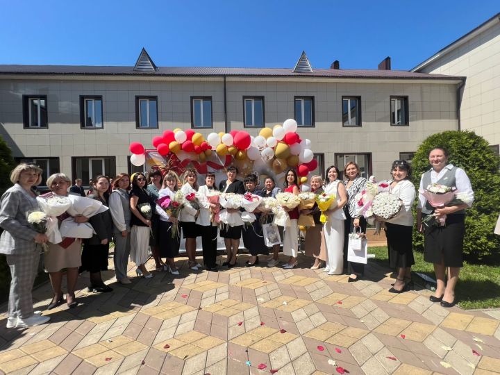 Мөслим мәктәпләрендә бүген соңгы кыңгырау бәйрәме (Лицей)