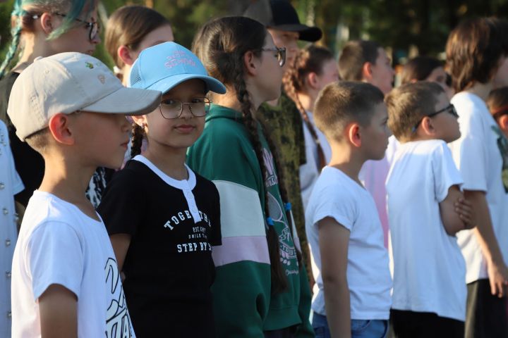 Балалар ял итә