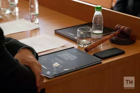 Белә торып эшләгән