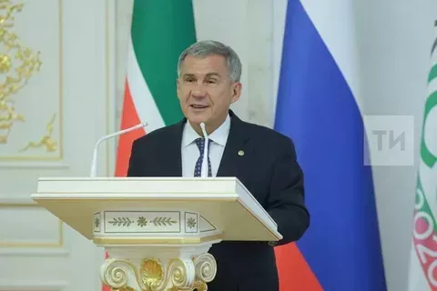 Рөстәм Миннеханов бәйрәм белән котлады