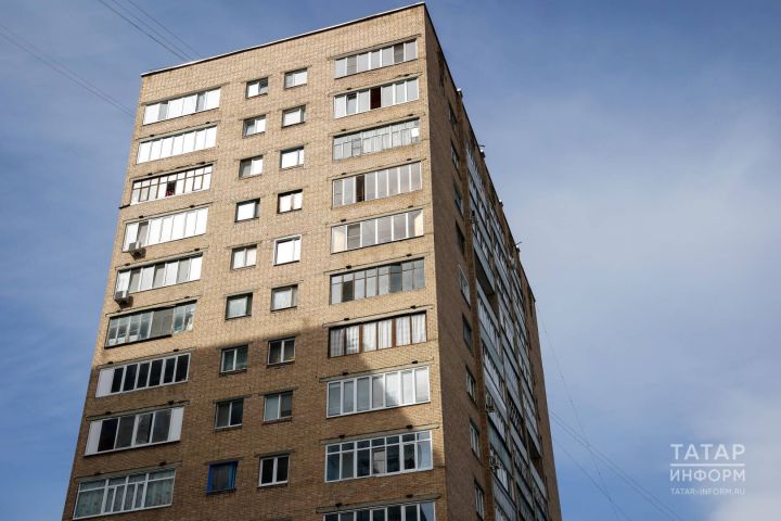 Азнакайда йортның бишенче катыннан егылып төшкән бала исән калган