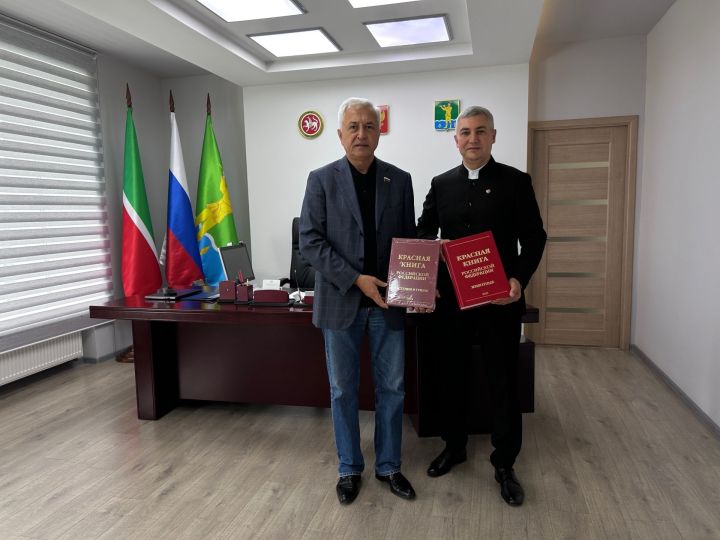 Азат Ягафаров эшлекле сәфәр белән Мөслимдә булды