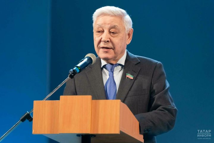 Фәрит Мөхәммәтшин мәгълүмат чаралары хезмәткәрләрен Россия матбугат көне белән котлады