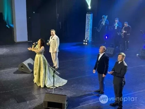 Алинә һәм Азат Кәримовлар күкрәк билгесе белән бүләкләнде