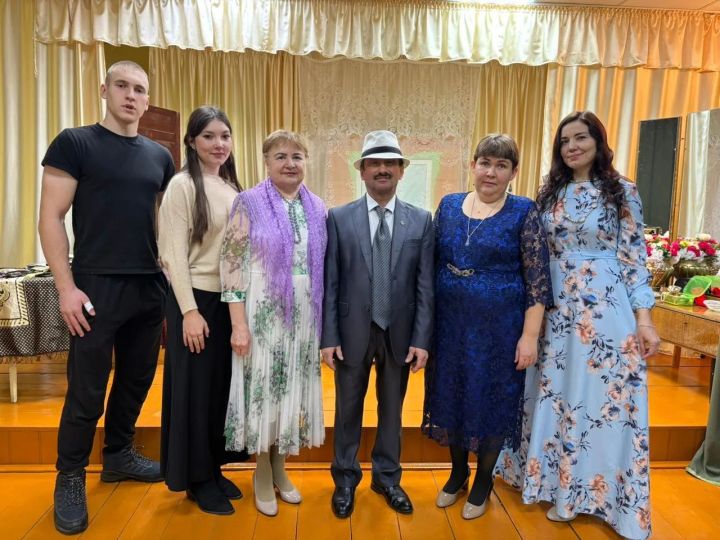 Авылны мәдәният хезмәткәрләре яшәтә