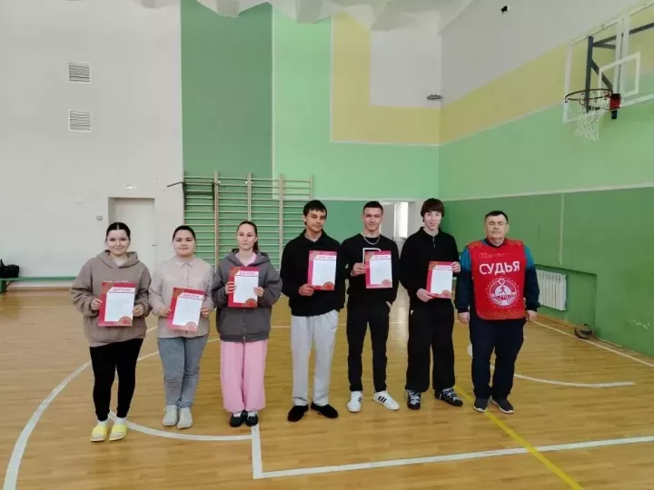 Бүген Мөслим политехник техникумында укучылар — киләчәктә хәрби хезмәткә чакырылучылар — ГТО нормативлары тапшырды.