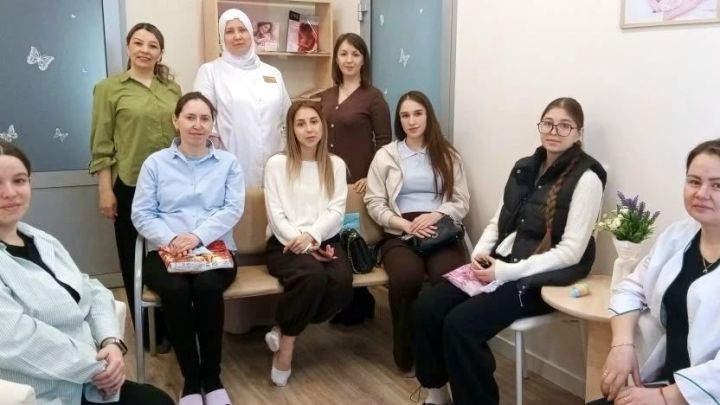 Булачак әниләр өчен очрашу