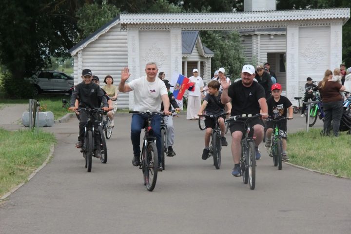 Мөслим Россия көнен 500 кешелек велойөреш белән билгеләп үтте