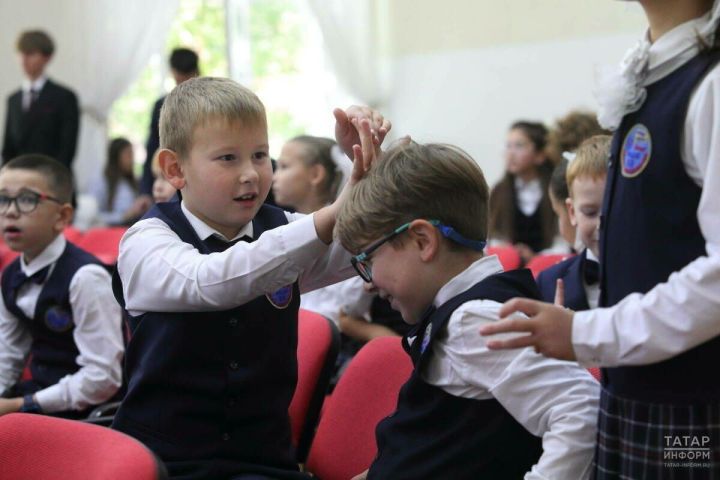 Россиядә башлангыч сыйныф укучыларына максималь йөкләнешне киметтеләр