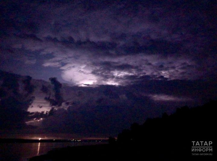 Татарстанда яшенле яңгыр һәм көчле җил көтелә